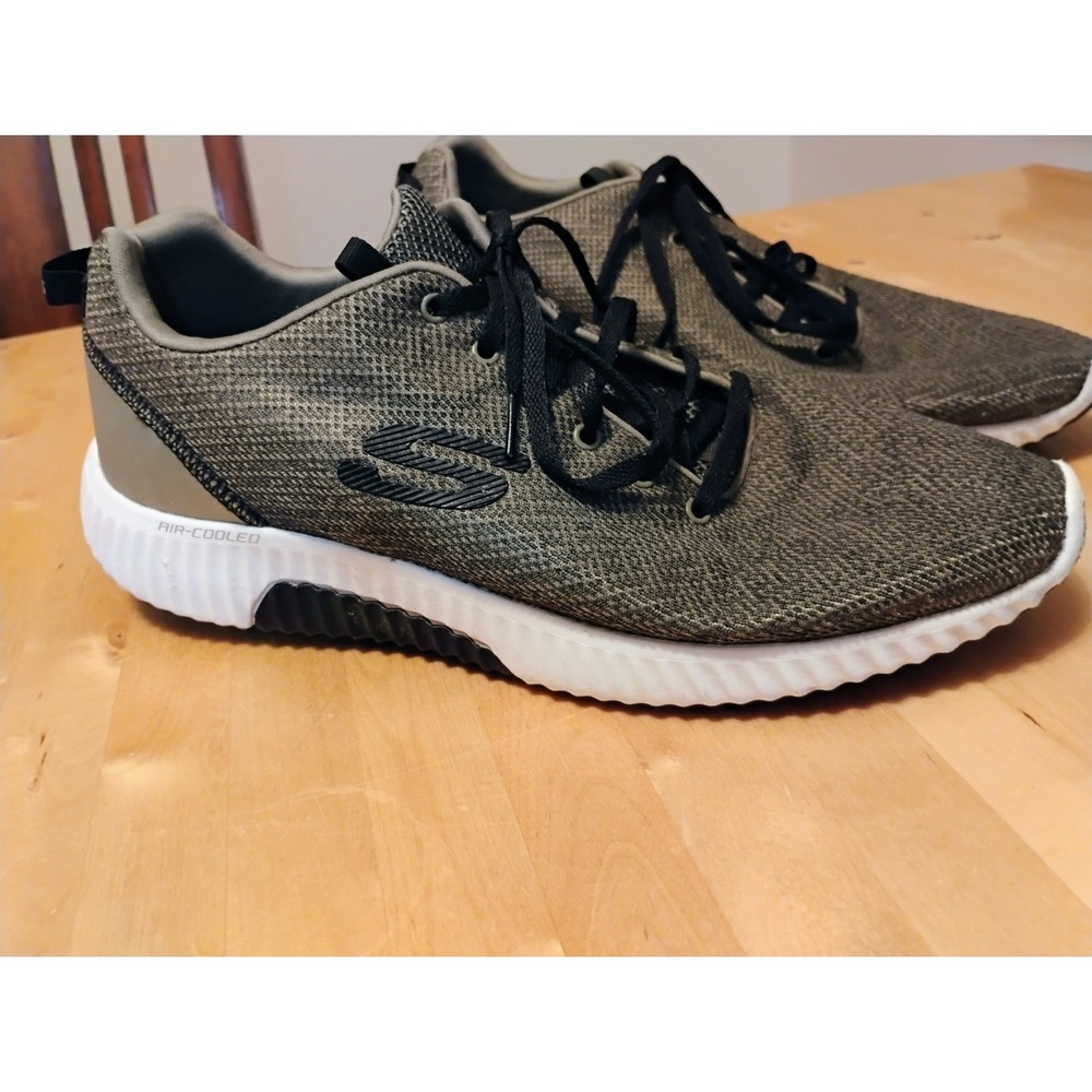 Skechers Mens shoes Size 13 Wildespell Memory Foam Walking Comfort Green CLEAN
